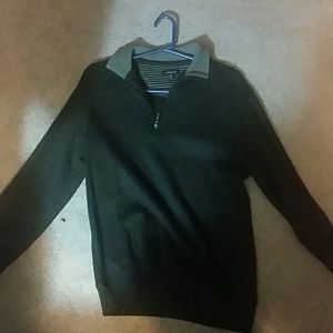 NWOT black 1/4 zipper. Regular fit